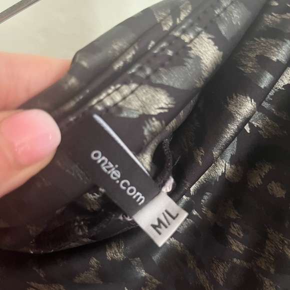 Onzie Foil Sheen Animal-Print Midi Leggings - Picture 4 of 4